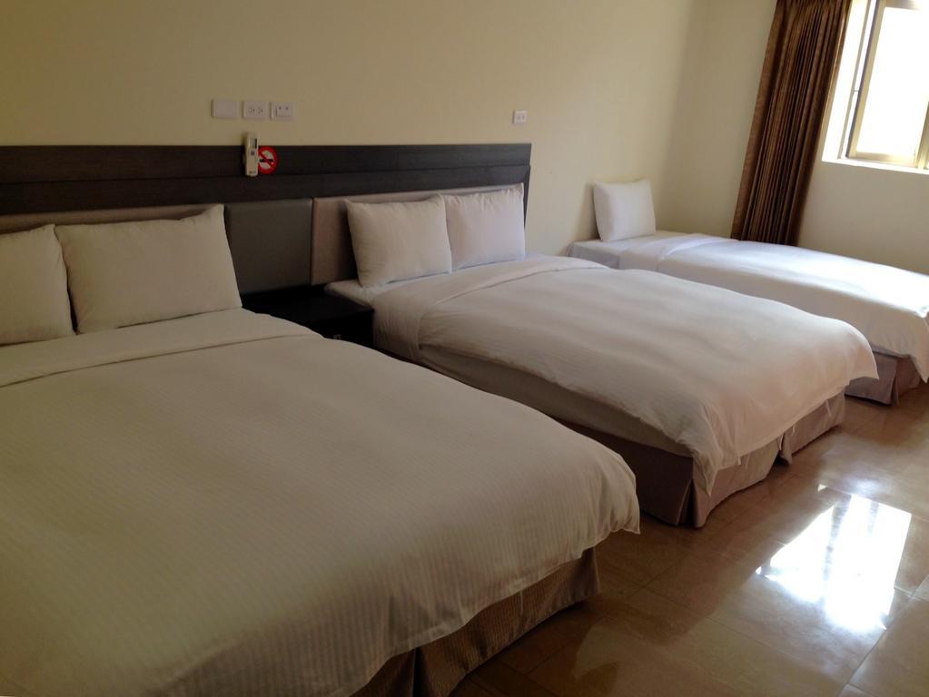 Big Bear Hotel Kaohsiung Luaran gambar