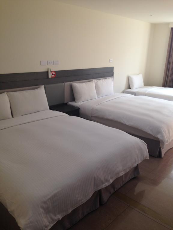 Big Bear Hotel Kaohsiung Luaran gambar