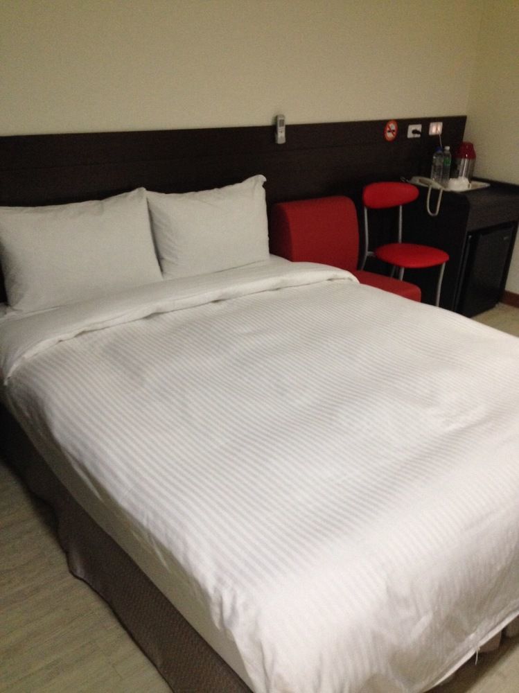 Big Bear Hotel Kaohsiung Luaran gambar