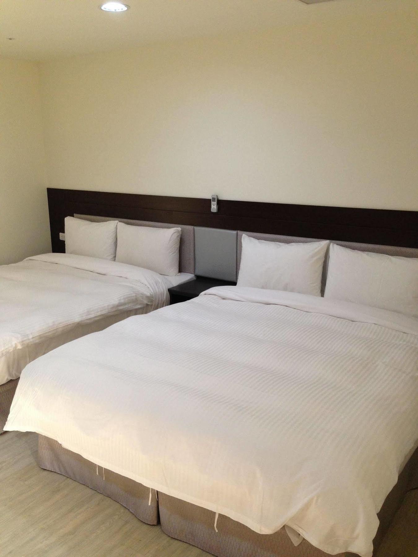 Big Bear Hotel Kaohsiung Luaran gambar