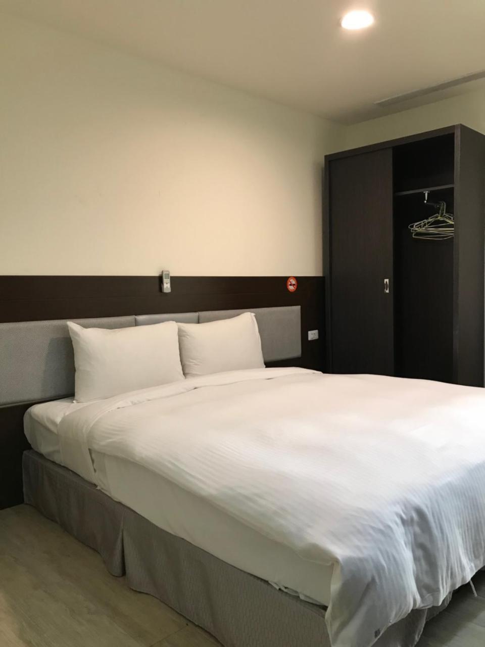 Big Bear Hotel Kaohsiung Luaran gambar