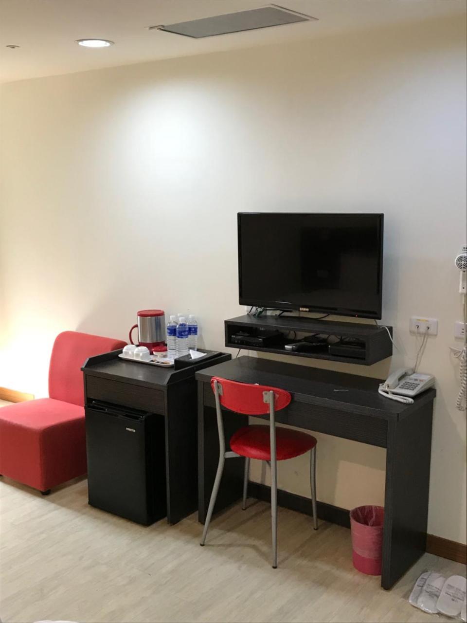 Big Bear Hotel Kaohsiung Luaran gambar