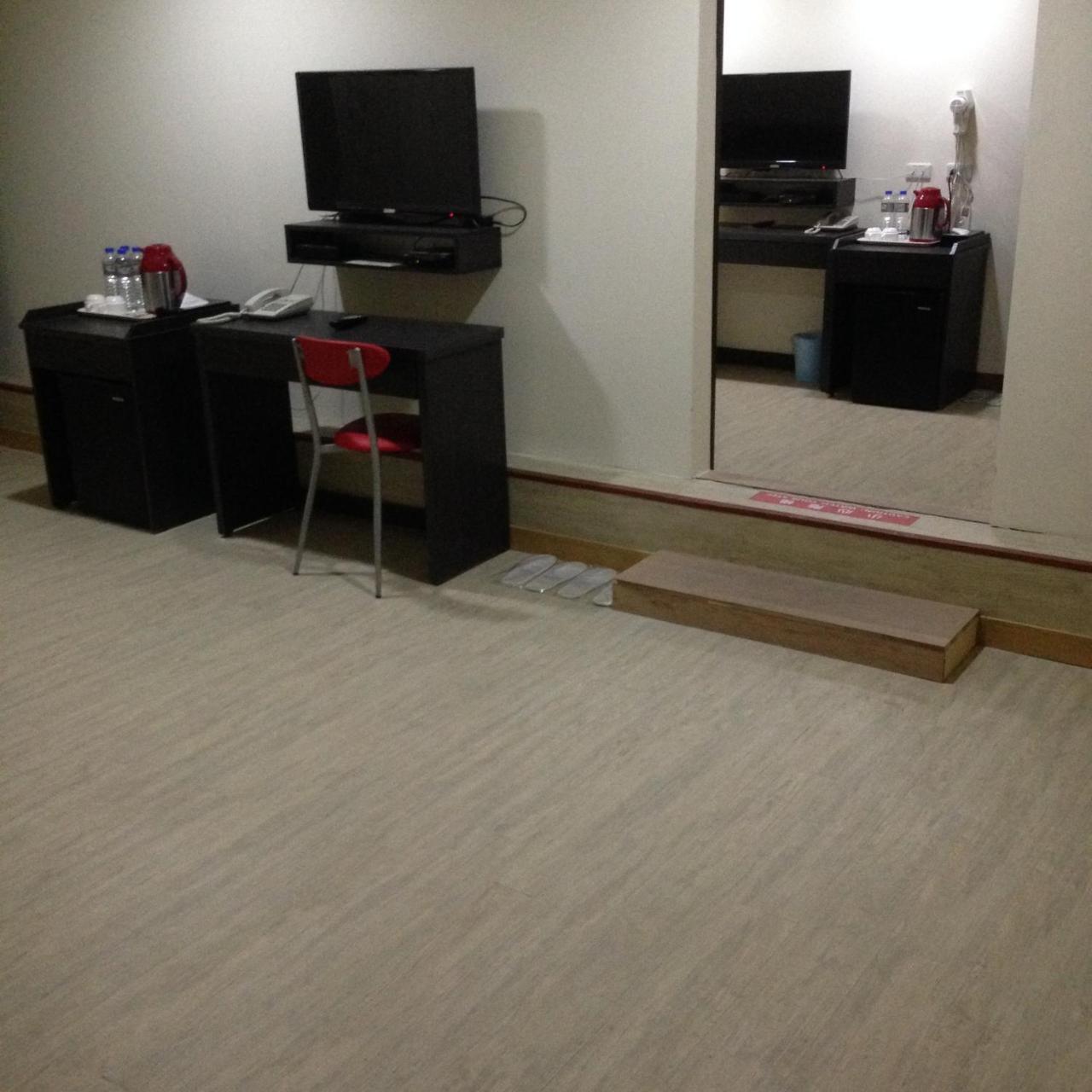 Big Bear Hotel Kaohsiung Luaran gambar